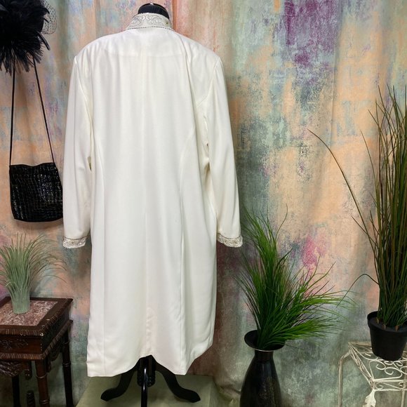📌 Off-white Dress and Coat with beaded Trim - Picture 2 of 16